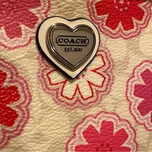 Coach wallet, barely used.